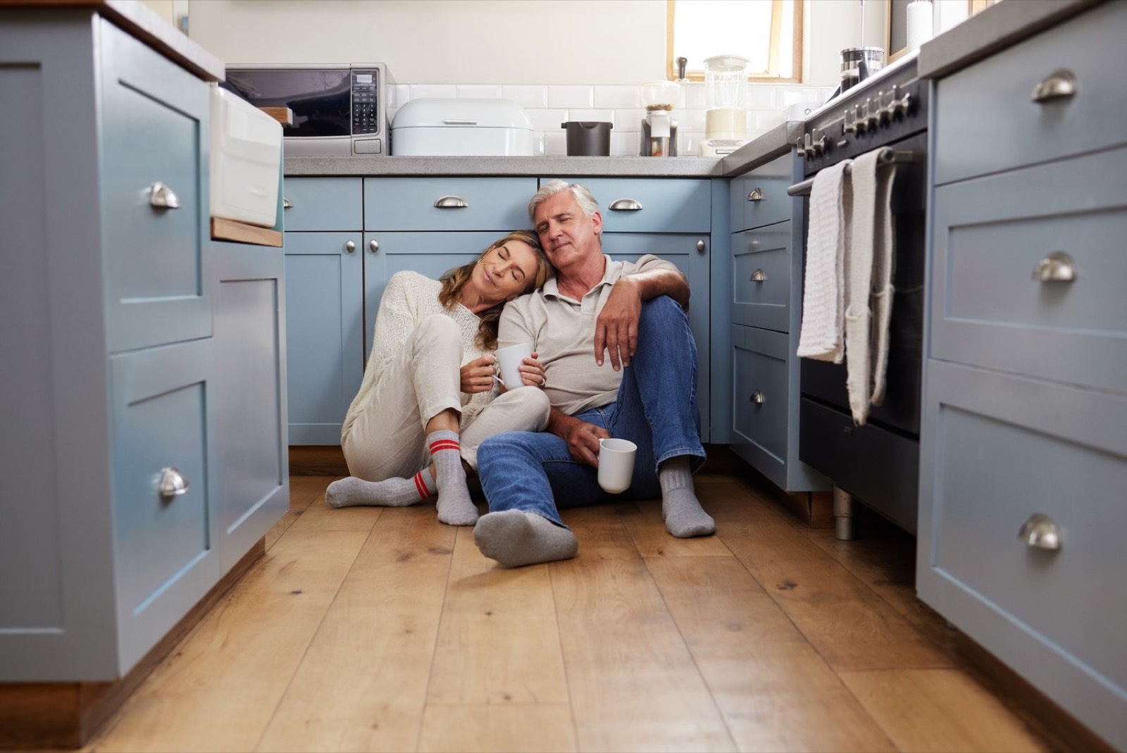 An established couple relaxing at home